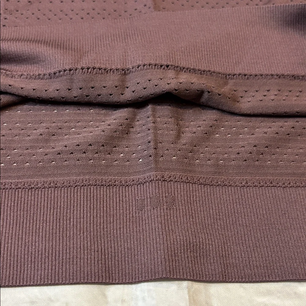 Lululemon Breeze By Long Sleeve Squad
